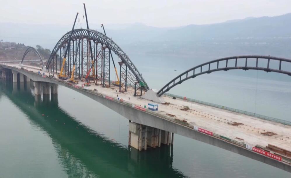 萬(wàn)州恒太河大橋全橋鋼管拱順利合龍